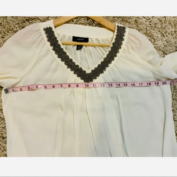 ❌SOLD❌ELEGANT ALFANI CREAM BLOUSE - Picture 6 of 10